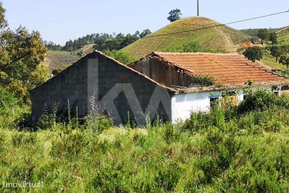 Quinta São Teotónio | com 3 Habitações Urbanas