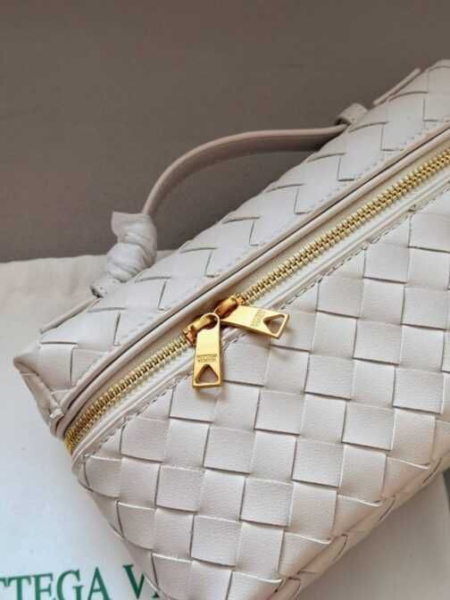 Torebka Bottega Veneta bangbang vanity damska torba, skóra 2356