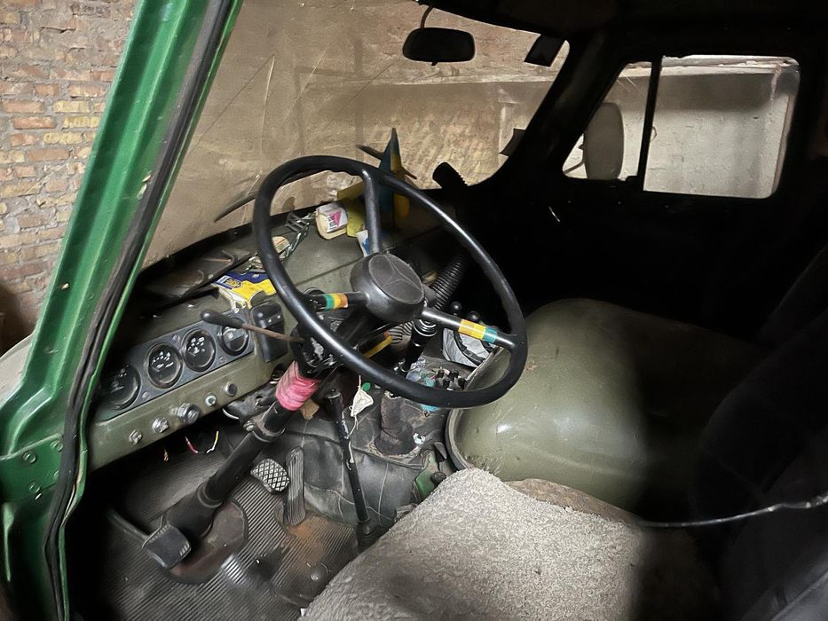 Уаз 469 452 по запчастям
Колонка рулевая
Ресоры 
карданы 
рама 
стекло