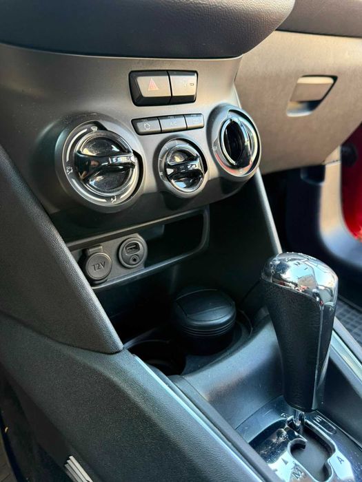 Peugeot 208 2017 1.2 бензин/автомат