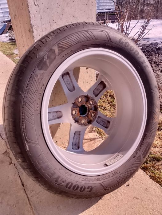 Шини GOODYEAR 215/55 R17 98W