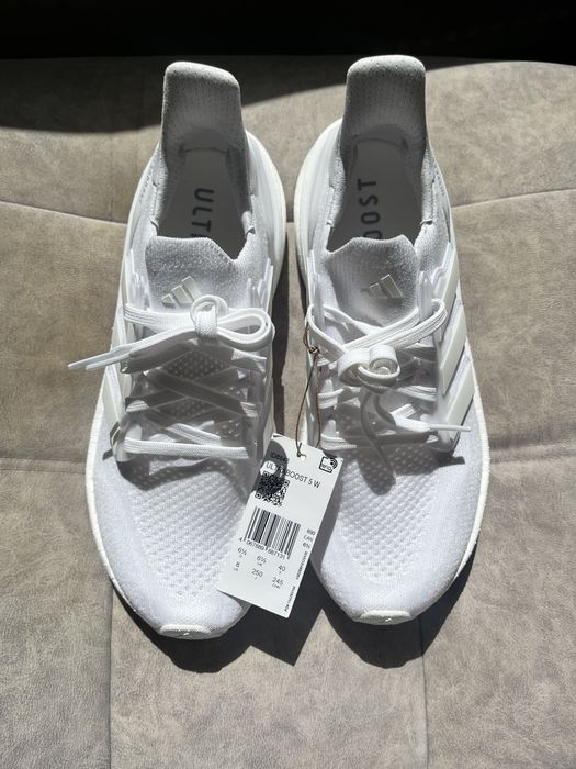 ОРИГІНАЛ!!! Кросівки жіночі Adidas ultra boost 5 ID8848 40р