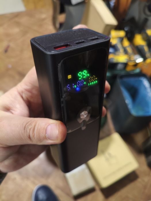 Павербанк для ноутбуков 100W. 24000 mAh. Для любых гаджетов .