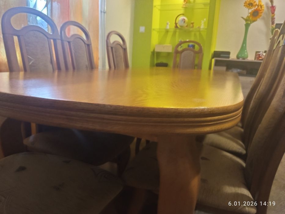 Stół w okleinie dębowy+8 krzesła komplet