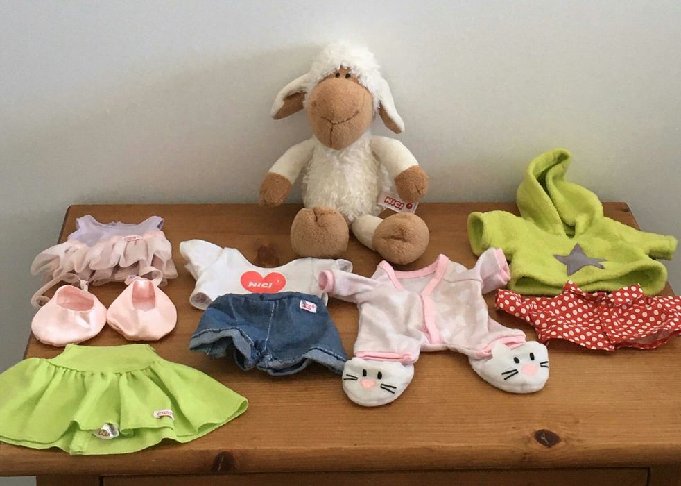 Peluches Nici - Ótimo estado - Com roupa