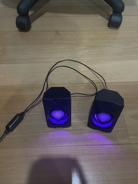 Gaming set: keyboard and speakers64550306834050122