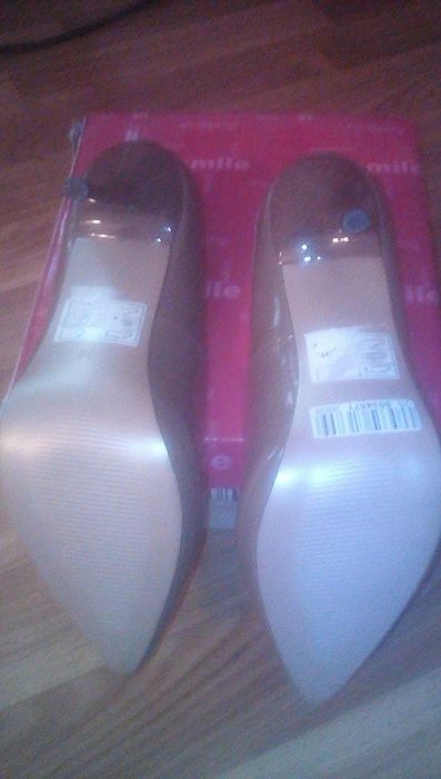 Туфли бежевые, лак