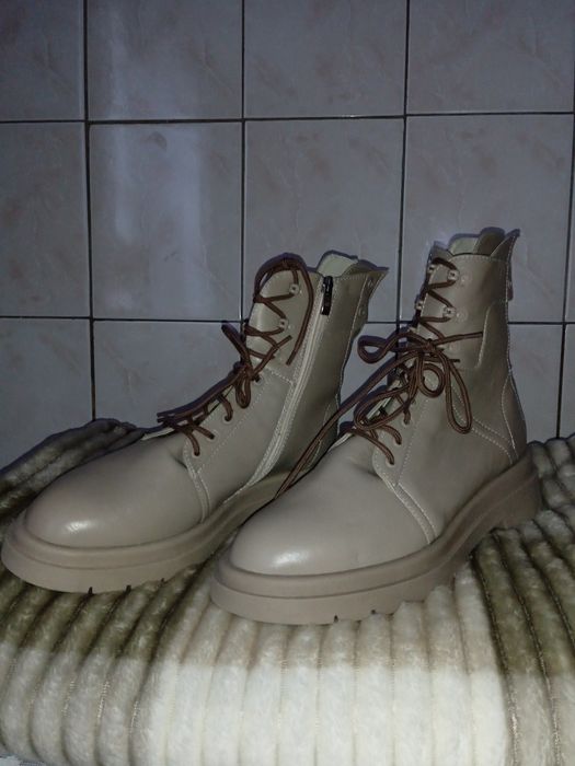 НОВІ шкіряні ботинки 42р