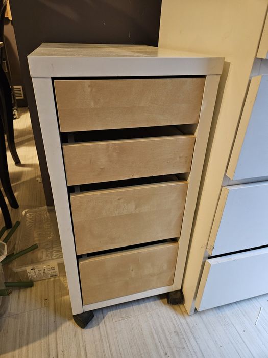 Komoda na kółkach Ikea Micke