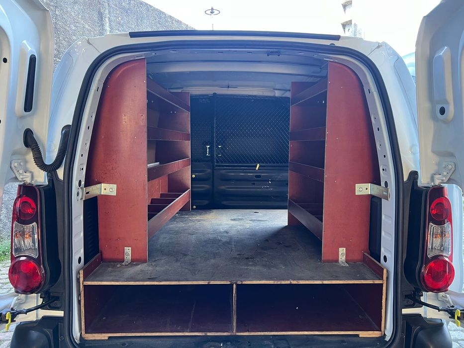 Armarios Citroen berlingo ,Peugeot da para ambas de 2011 a 2018