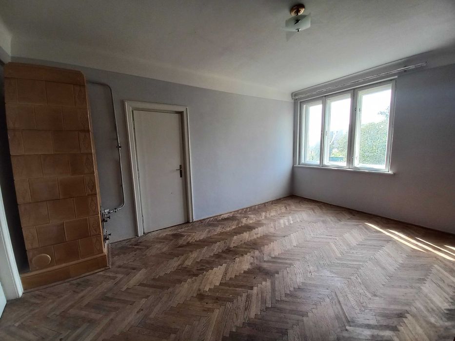 Продаж 2к квартири 79.2 кв. м на вул. Курінного Чорноти