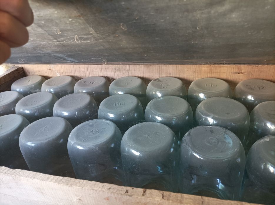 Банки.  литровые,трехлитровые