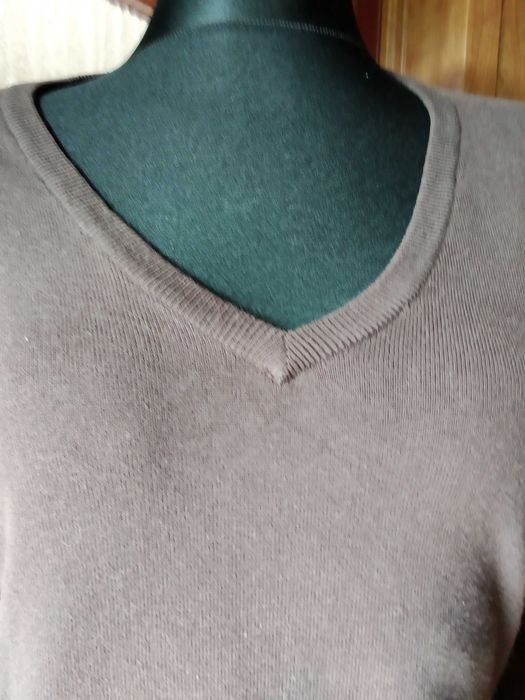 Damski brązowy sweter