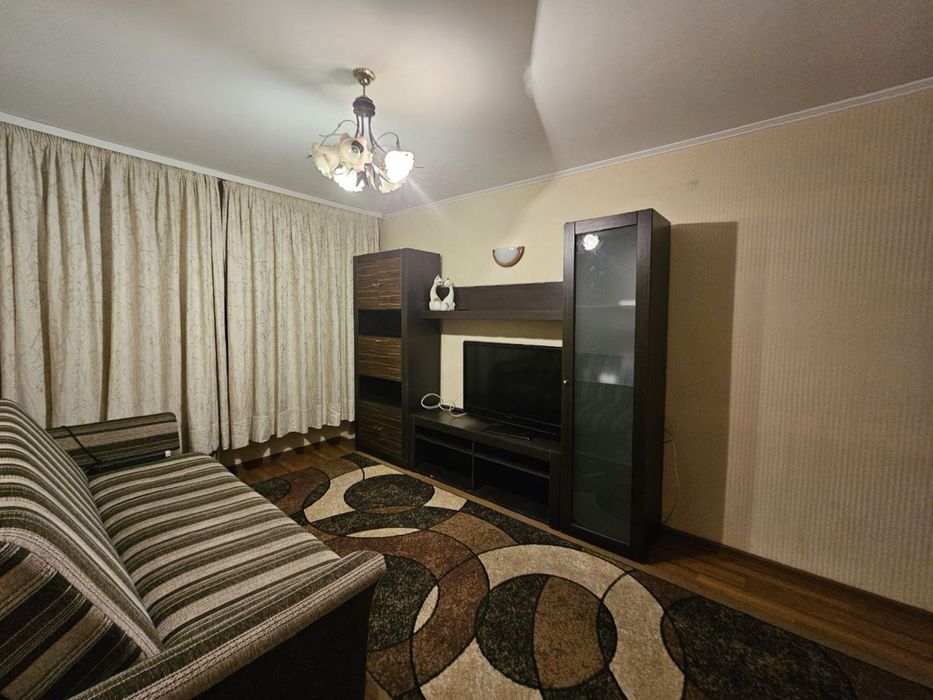 Беремо на місяць Оренда трьохкімнатної квартири по Довженко