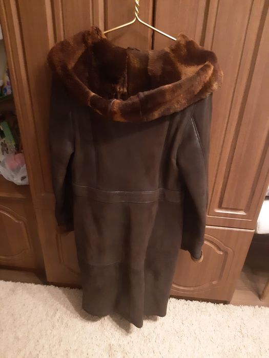 Продам натуральную дубленку.