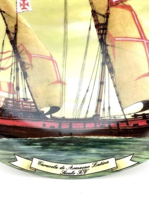 Prato em Porcelana Caravela Latina