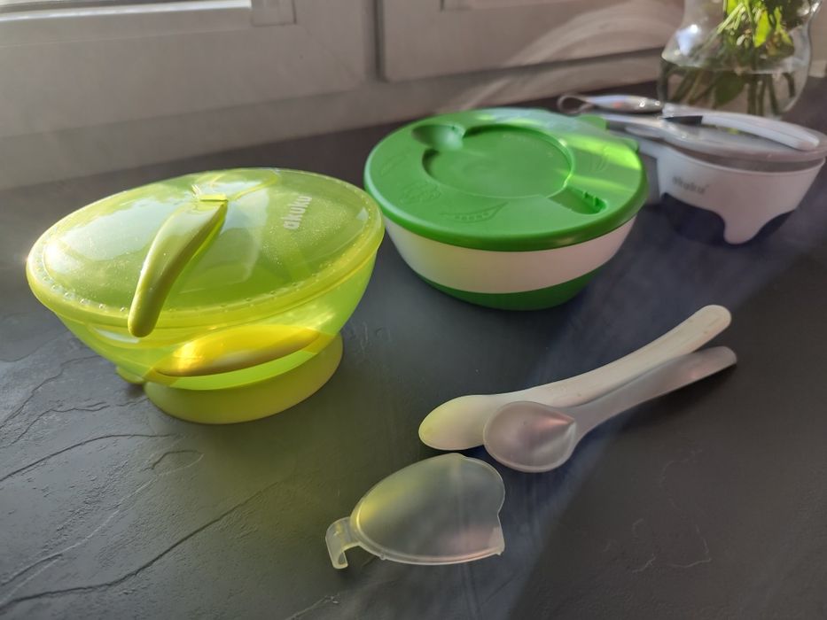 Sprzedam zestaw naczyń dla niemowlaka