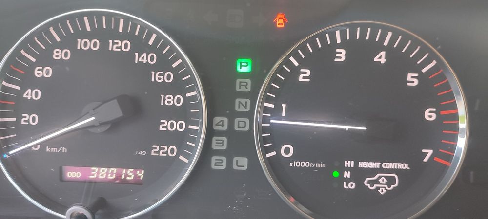 Тойота Ленд Крузер 100