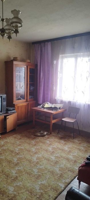 Пів будинку в мальовничому селі