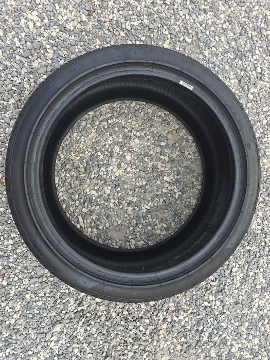 225/40R21  Pirelli Pzero 04/25