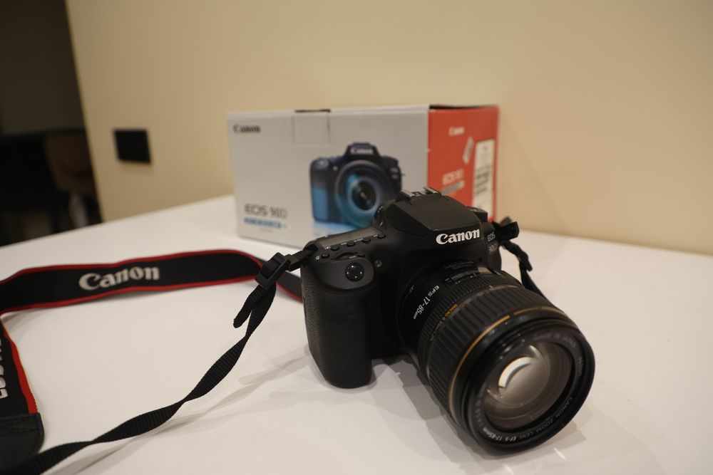 Canon 90D (стан ідеальний) + універсальний об’єктив 17-85mm