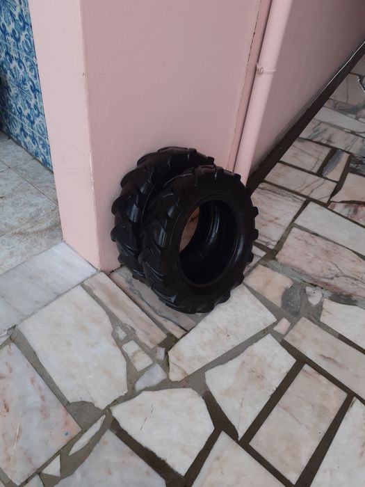 Frese kubota para peças pneus de vários medidas todo usados em bom pre