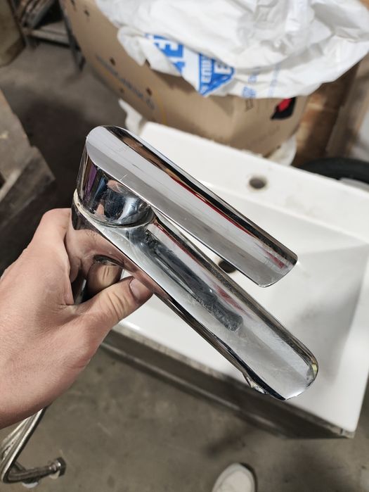 Раковина, тумба, смеситель