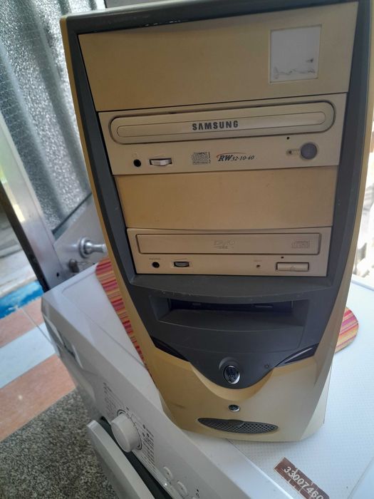 computador de secretaria a funcionar muito bem