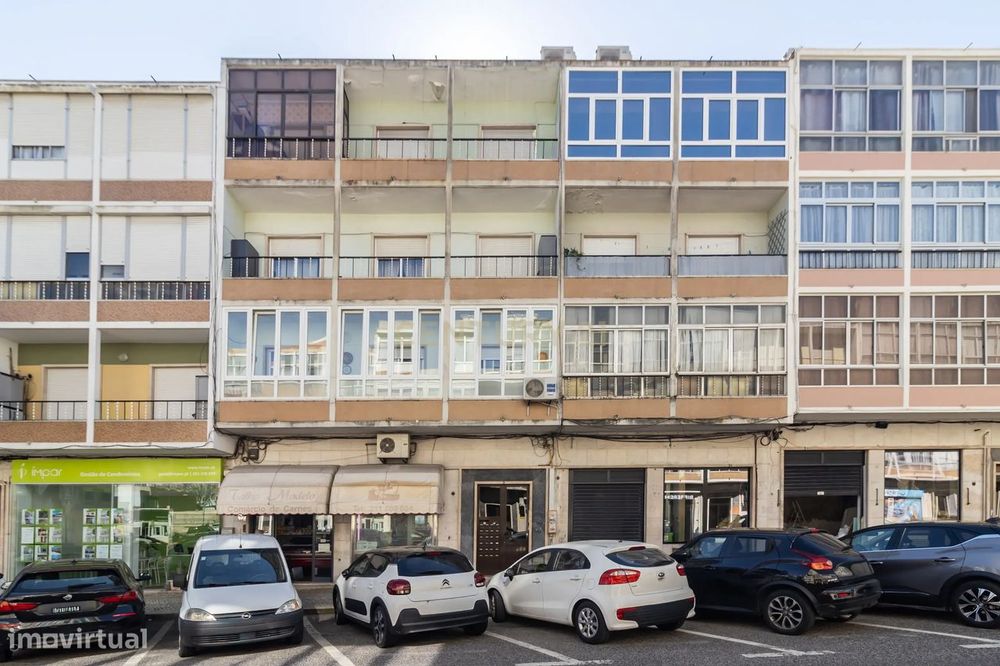 Apartamento t0 para investimento — Águas Livres, Lisboa