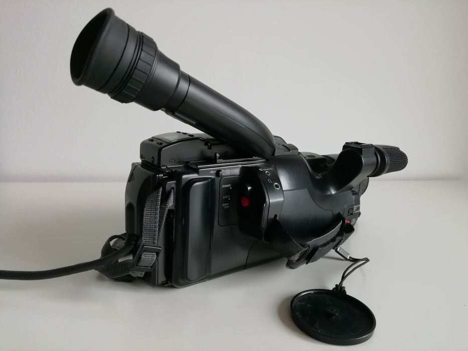 Câmara de vídeo Sony 8mm CCD-F555E