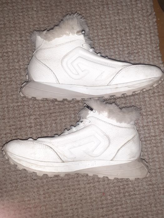 Кросівки зимові жіночі