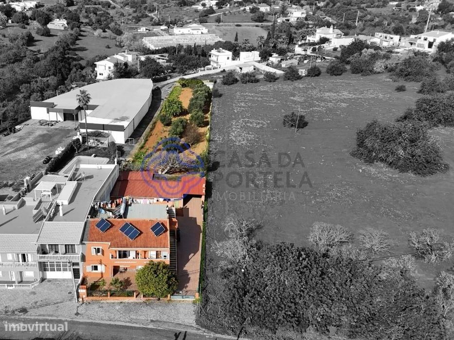 ​​​​​​​Moradia Multifamiliar com 4 Frações Independentes | Pechão |Far