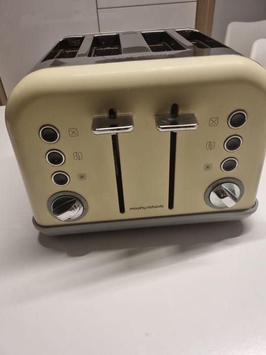 Retro Toster Morphy Richards na 4 szt. tostów jednocześnie