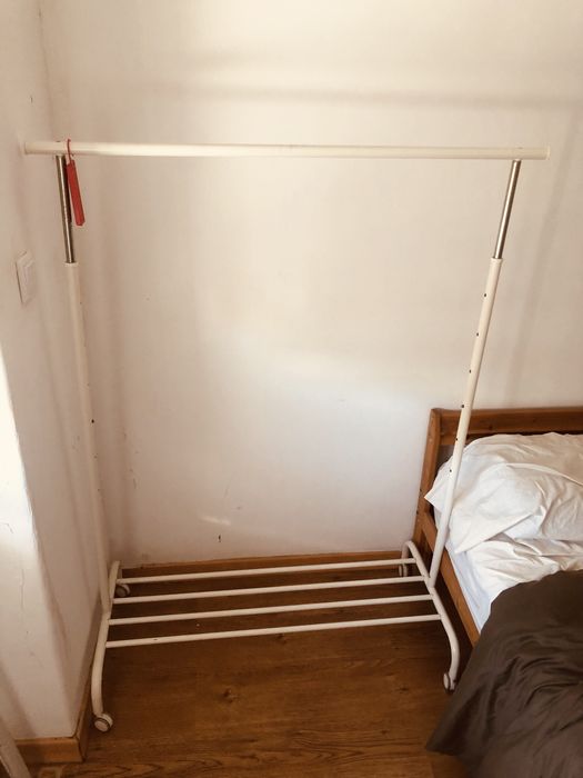 Charriot para Roupa IKEA RIGGA – Excelente Estado
