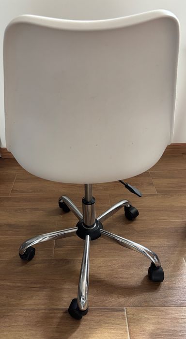 Cadeira de secretária64738631964803120