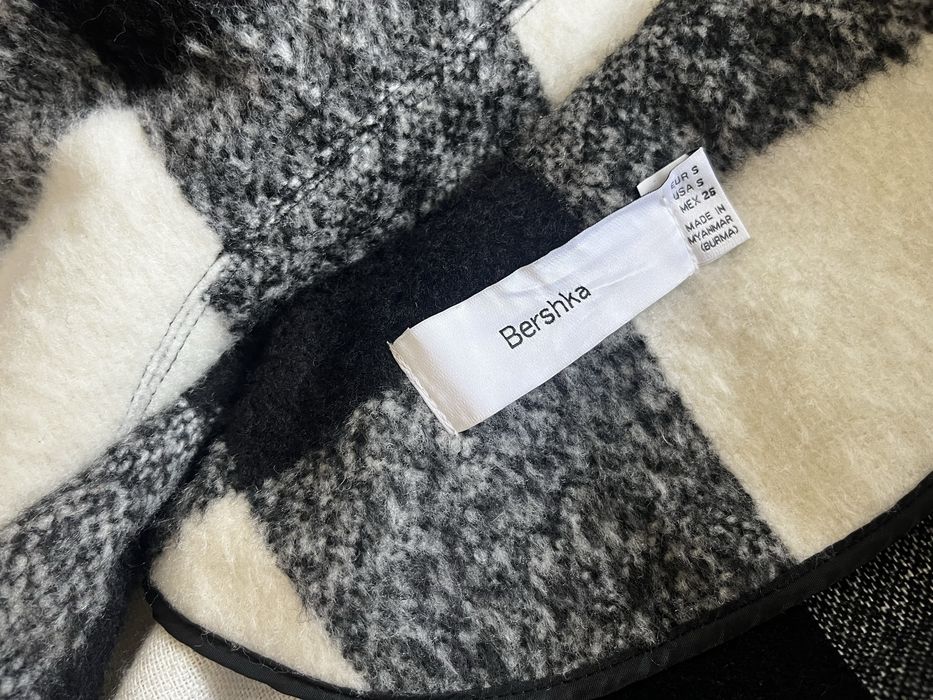 Жіноча куртка-кардиган «Bershka»