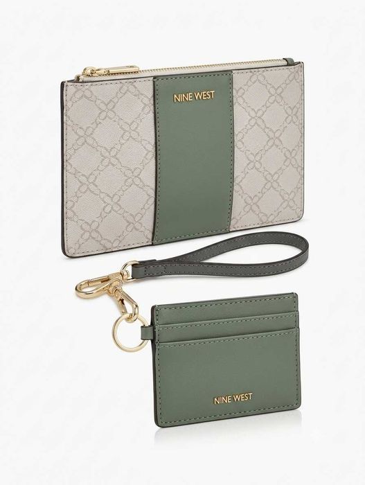 Nine West Green and Cream Wristlet w/Credit Card Holder Excellent