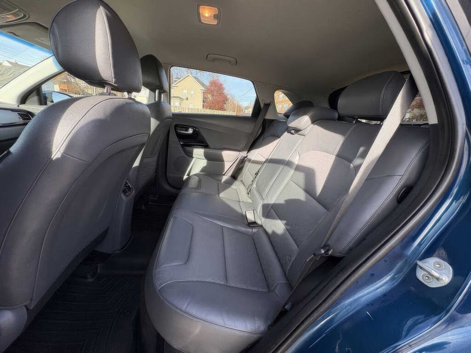 Kia Niro EX      2019