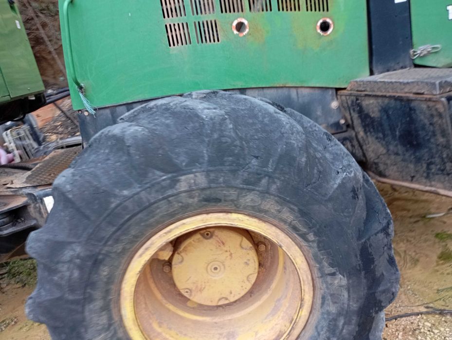 Processadora de corte florestal John Deere 1070D