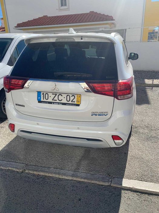 Mitsubishi Outlander 2.4 PHEV INSTYLE — photo 3