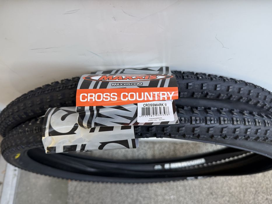 Dwie opony MAXXIS CROSSMARK II 29X2,25 60TPI drut