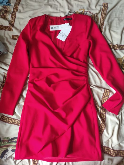 Плаття червоне від Zara