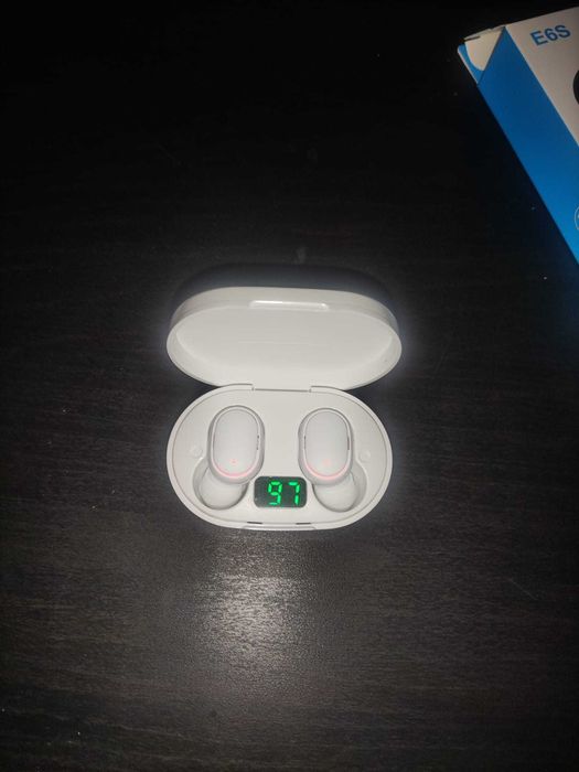 earphones bluetooth brancos e pretos (19 pares disponiveis)-