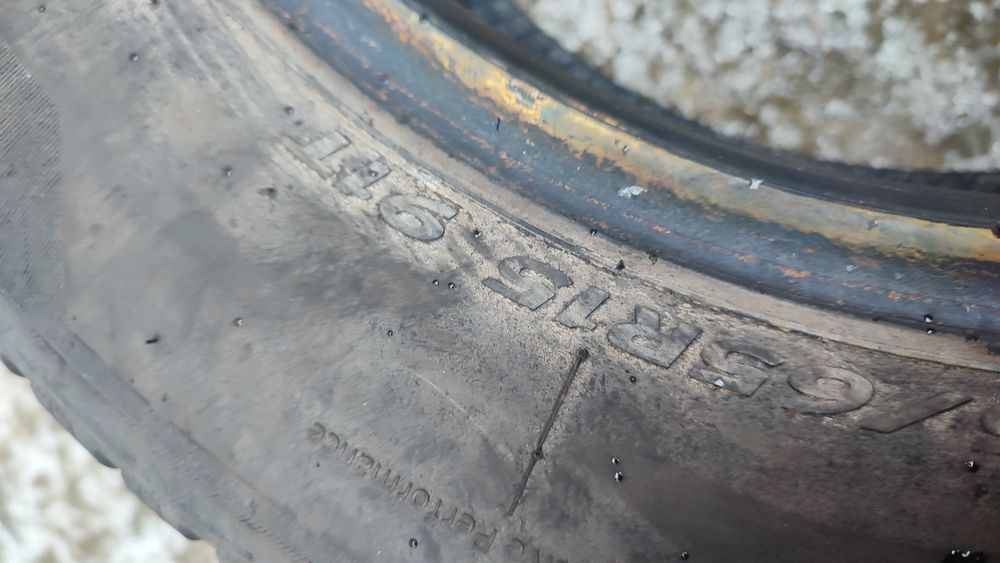 Автошини,колеса 195.65.155,Hankooк,24р.в 8.5мм,зима