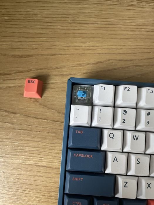 Iqunix f97 coral sea
