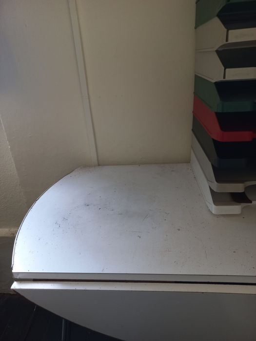 Round Kitchen Table with Two Leaves64740727818243123