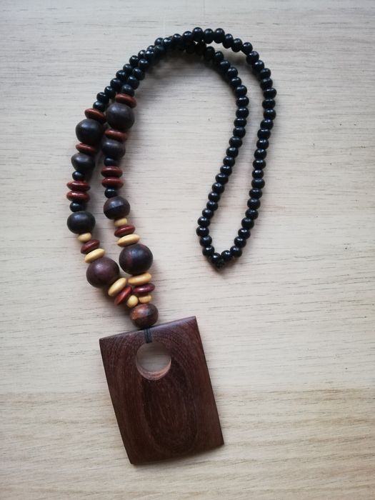 Naszyjnik drewniany