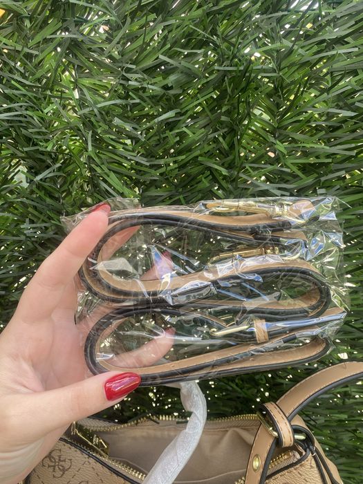 Mala Guess nova, com saco da marca, sem caixa