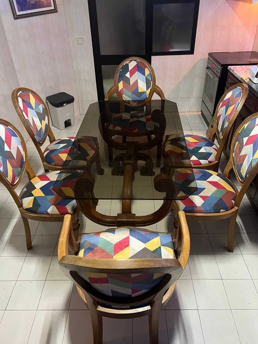 Conjunto de Mesa de Jantar Único – Estilo Clássico com 6 Cadeiras