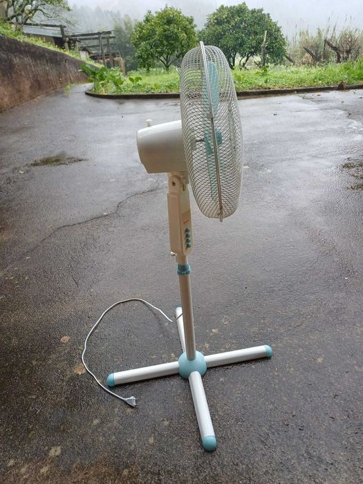 Ventoinha de pé alto